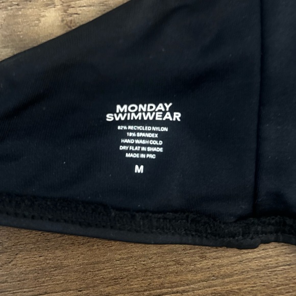 Monday Swimwear Sicily Top Black M - Picture 7 of 9